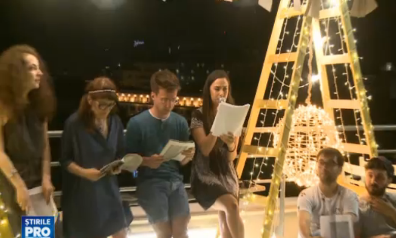 Cluburile nu sunt singura optiune pentru o seara de week-end. Sute de bucuresteni se "distreaza" cu o carte in mana, vinerea