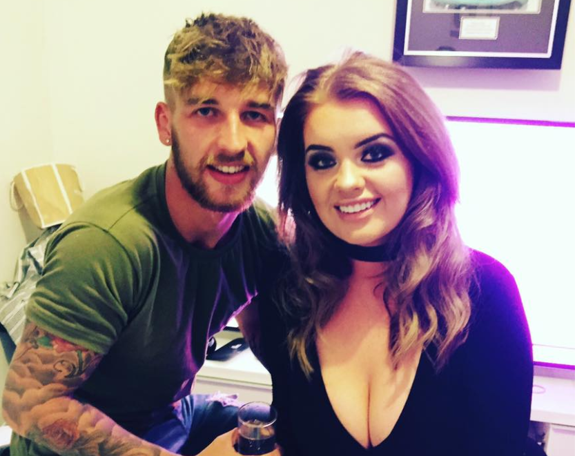 Regulile extreme impuse de o fata iubitului ei pentru a-l lasa sa plece in excursie cu baietii. Cum a reactionat tanarul