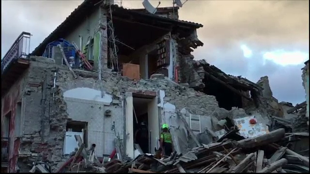 Romanii din Italia, printre primii care au sarit sa ajute dupa cutremur: "Am scos un copil de 7-8 ani. Parintii erau morti"