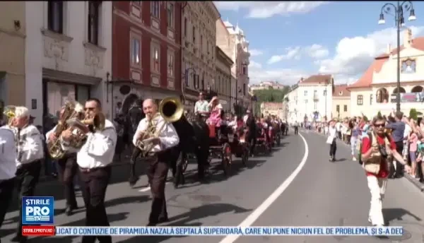 10 zile de bere si voie buna, la OktoberFest, in Brasov. Carnatii la metru, atractia festivalului