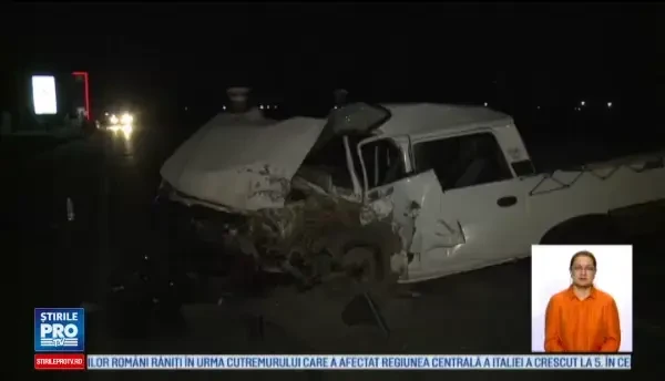 Doua masini s-au ciocnit violent in Buzau. Soferul care a pierdut controlul a murit pe loc, iar doi soti sunt in spital