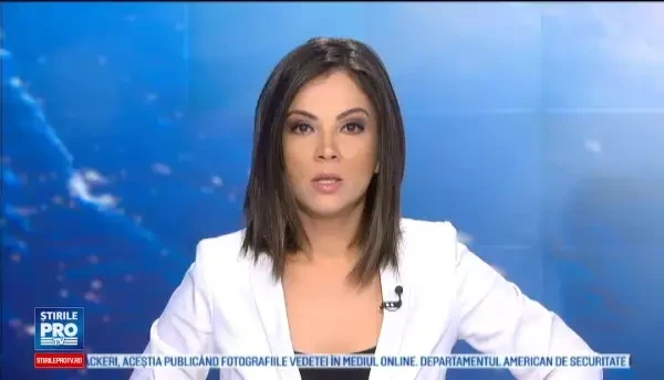 O soferita si-a pus viata in pericol ca sa salveze o pisica pe autostrada. Care a fost marele noroc al femeii