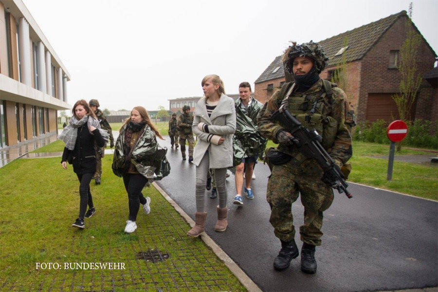 Jihadistii ISIS se infiltreaza in armata germana ca sa se antreneze si sa comita atentate. Ce masura vrea sa ia Angela Merkel