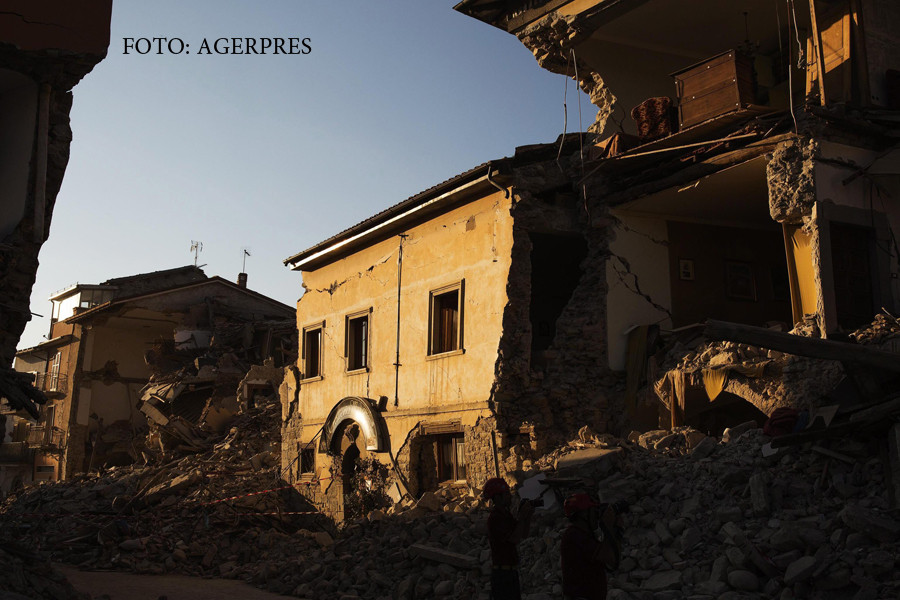 Sedinta speciala de Guvern pentru a discuta situatia romanilor afectati de cutremur. Un ministru a fost trimis in Italia