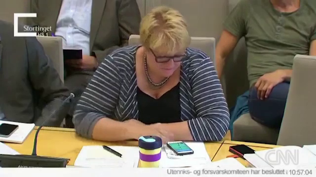 Lidera unui partid din Norvegia filmata in Parlament jucand Pokemon Go. Reactia premierului: Eu am ajuns la nivelul 14