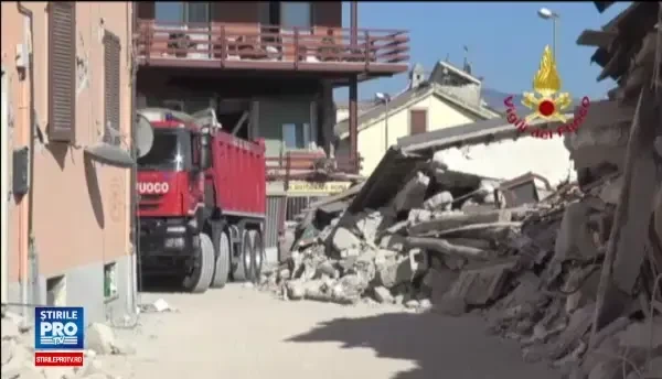 Papa Francisc s-a rugat pentru victimele cutremurului din Italia. Sper sa va ofer imbratisarea unui tata