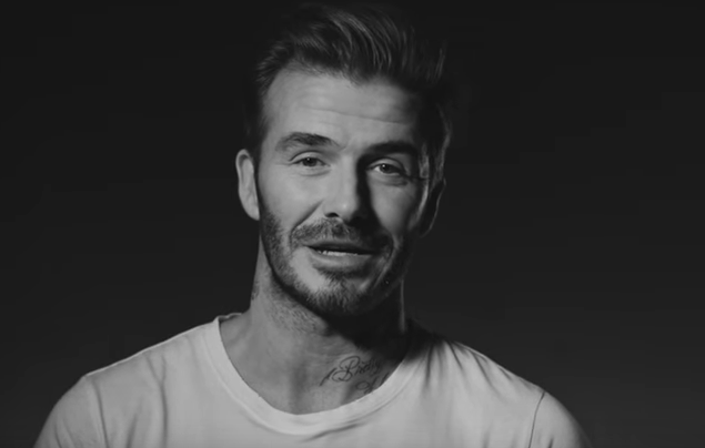David Beckham isi etaleaza tatuajele in cel mai nou spot publicitar, la o crema de fata. Ce a spus despre desenele sale