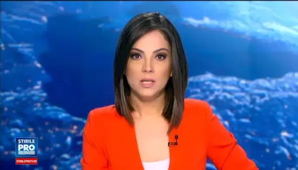 Accident in lant petrecut in SUA. Momentul in care o femeie este scoasa in viata dintr-o masina in flacari