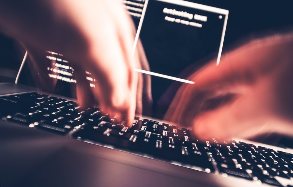 „Profit garantat”, „fără niciun risc”, „oferta expiră astăzi”- anunțul care în mod sigur este o fraudă. Reguli de bază