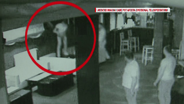 Imaginile crimei din clubul din Neamt, facute publice de autoritati. Bodyguardul a fost lovit de 160 de ori cu bata