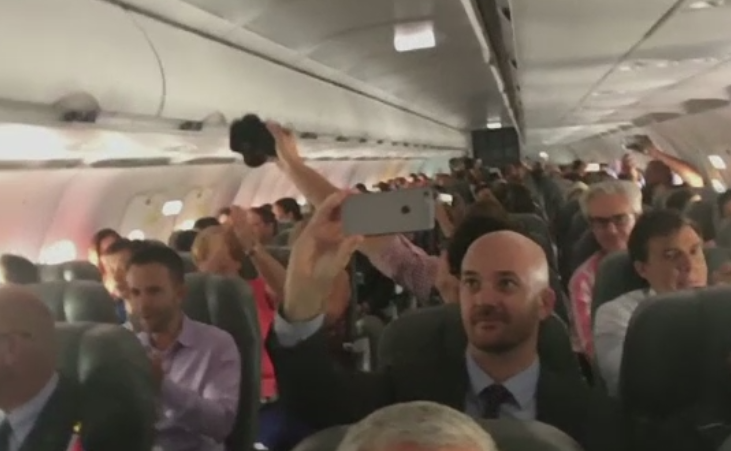 Dupa o jumatate de secol, un avion de pasageri a ajuns din SUA in Cuba. Cum a fost marcat momentul istoric