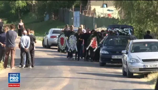 Romanii morti in cutremurul din Italia, inmormantati miercuri. Cu ce a fost invelit sicriul lui Emanuel, baiatul de 11 ani