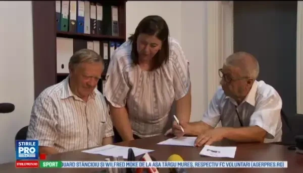 Prima universitate din Romania adresata persoanelor de peste 55 de ani. Ce invata cei care vor sa revina in banci