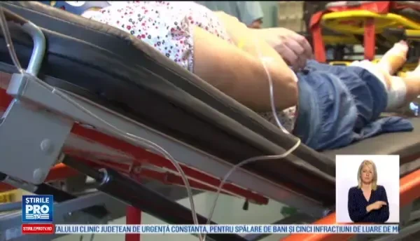 A prins o femeie de mana si a tarat-o 50 de metri, ca sa ii fure ceasul. Cosmarul prin care a trecut femeia de 36 de ani