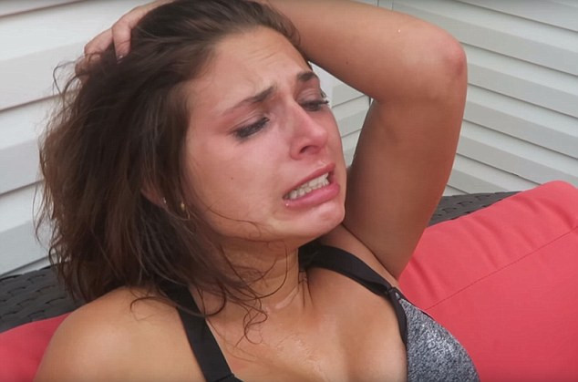 Experimentul facut de doua tinere din SUA. Reactia lor dupa ce au mancat cel mai iute ardei din lume