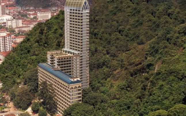 Piramida lumii moderne. Cei mai bogati oameni din Brazilia isi pot cumpara loc de veci intr-un...bloc de 32 de etaje. Cat costa un "mormant"