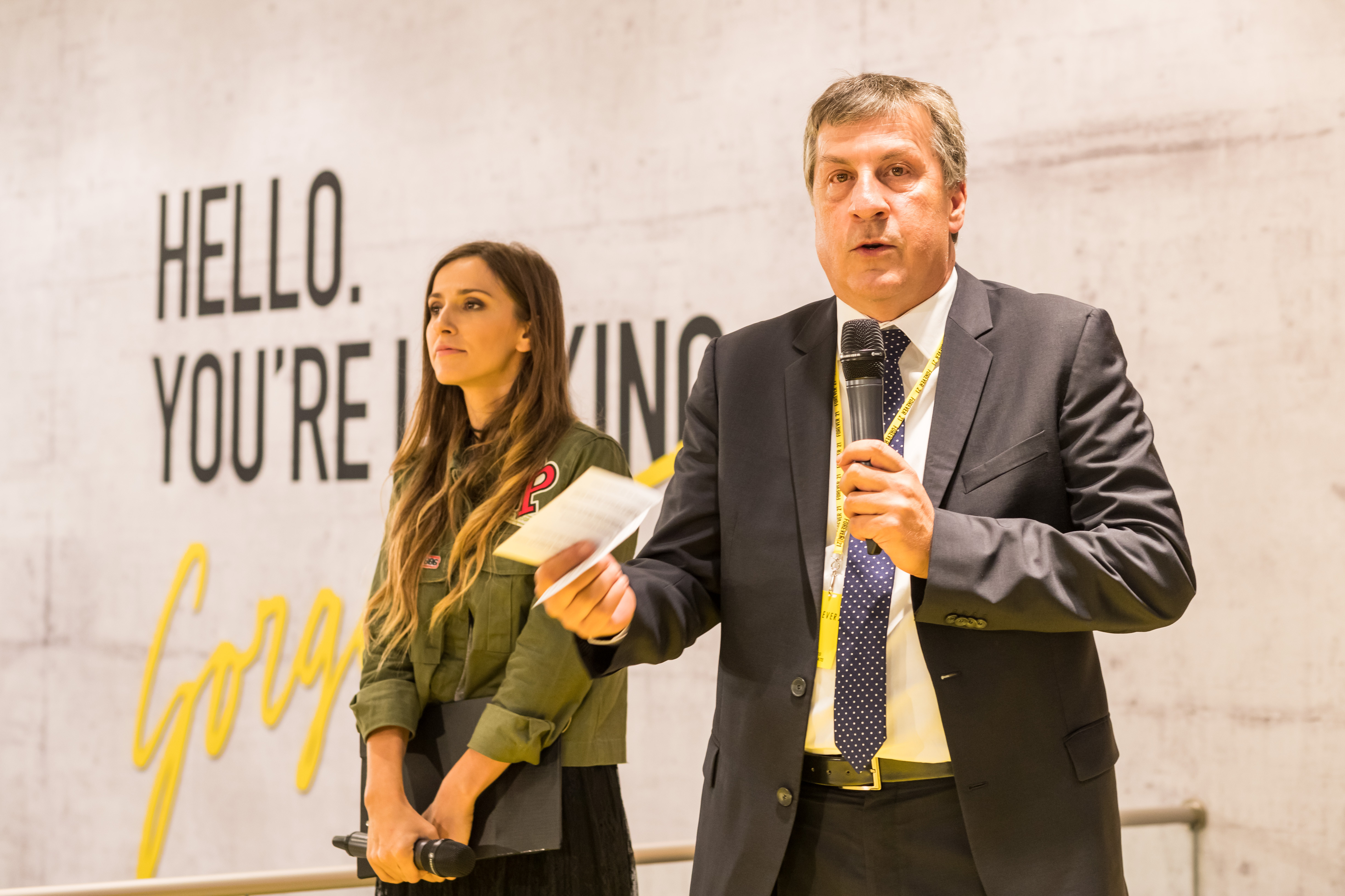 (P) Forever 21 surprinde orasul Bucuresti