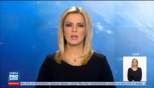 Un barbat de 45 de ani a cazut de la etajul trei in timp ce monta un geam. O copertina i-a salvat viata