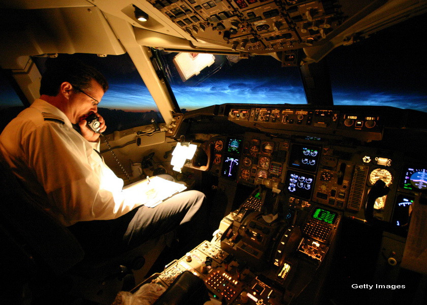 Gestul socant al unui pasager aflat la bordul unui avion Air Cairo. Pilotul a fost nevoit sa aterizeze de urgenta