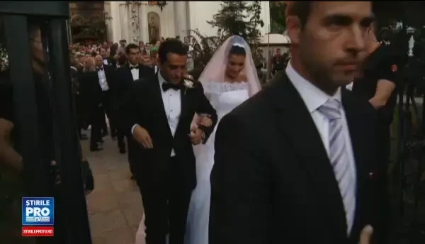 EBA si Bogdan Ionescu au divortat dupa 4 ani de casnicie. Reactiile fanilor pe pagina de Facebook a Elenei Basescu