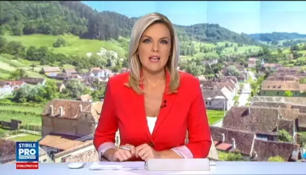 90 de euro pe noapte pentru o vacanta intr-o casa ecologica din paie si lut. Primii straini care au venit sunt din Alaska