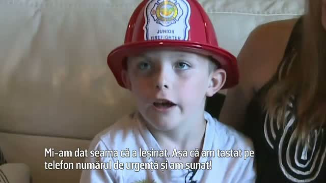 Un baietel de 6 ani si-a salvat mama insarcinata, care lesinase in baie. Sawyer a devenit erou in orasul sau