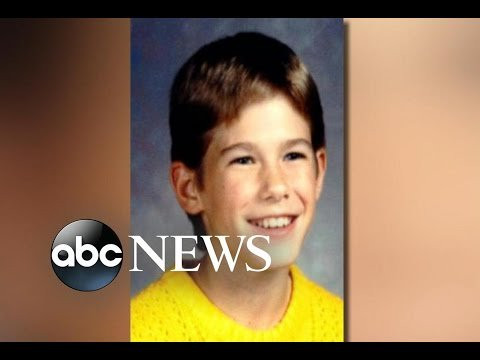 Si-au gasit fiul la 30 de ani dupa ce a fost rapit de un barbat inarmat. Parintii sunt devastati