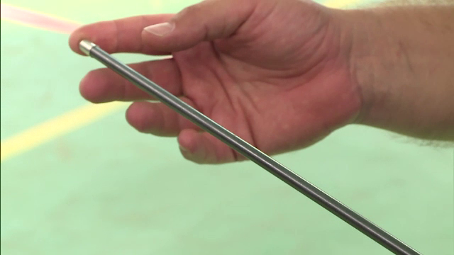 Cazul tinerei strapunsa de o sageata in timp ce manca la o terasa i-a uimit pe medici. Cum s-a aparat barbatul care a tras