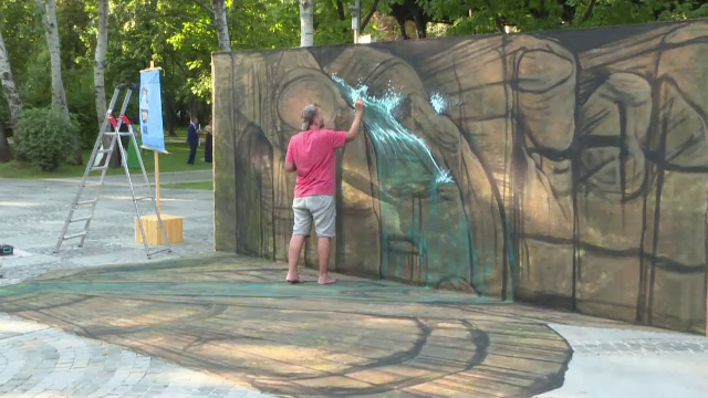 Pictura stradala 3D a artistului Joe Hill, inspirata din "Supravietuitorul", va fi gata luni. Unde va putea fi admirata