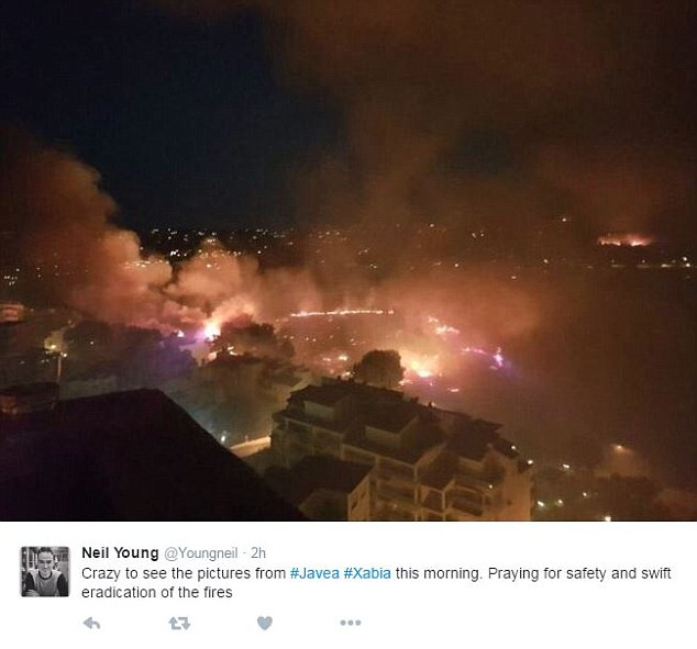 Incendiu urias, intr-o statiune populara din Spania: sute de oameni au fost evacuati. Focul ar fi fost pus intentionat