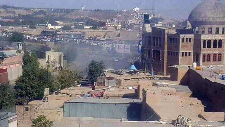 Dublu atentat cu bomba in Kabul, langa Ministerul Apararii. Talibanii ar fi revendicat atacul