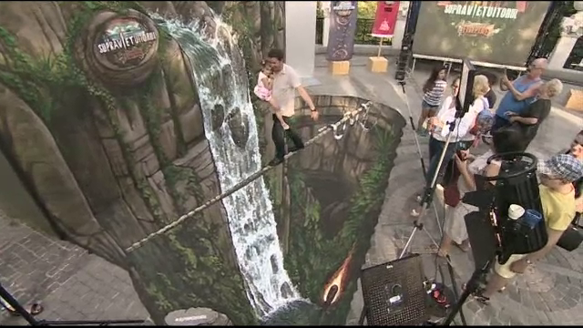 Zeci de oameni s-au adunat in parcul I.O.R. pentru a vedea pictura 3D "Supravietuitorul". "Este ceva extraordinar"