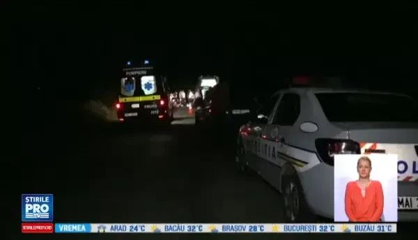 Doi tineri de 18 ani au murit dupa ce au intrat cu scuterul intr-o caruta. Impactul, atat de violent incat atelajul s-a rupt
