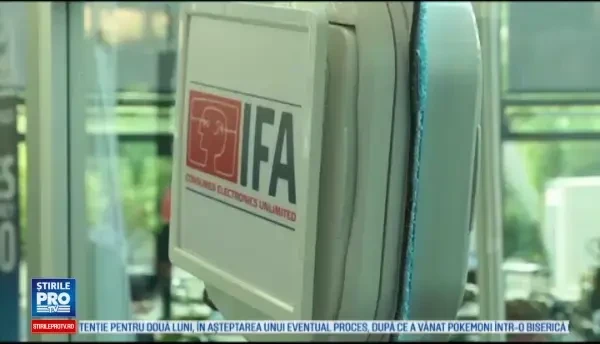 Windowmate, robotul care spala geamuri, prezentat la Targul de la Berlin. Cum functioneaza aparatul de cafea inteligent