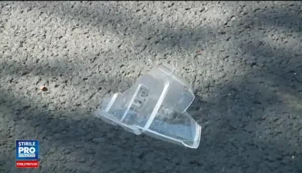 ANIMATIE GRAFICA: autobuz RATB, implicat intr-un accident rutier. Zece persoane au fost ranite