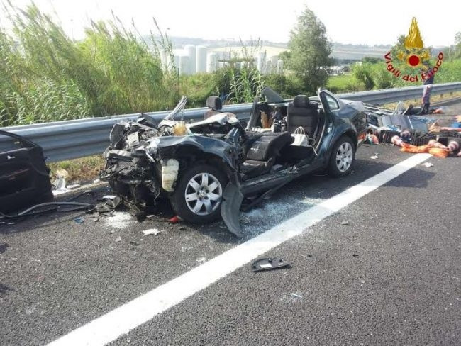 Grav accident in Italia. Un moldovean si sotia lui au murit, iar bebelusul lor de 6 luni este in stare grava. FOTO