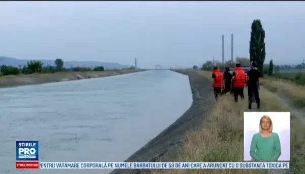 O adolescenta de 14 ani din Bacau este de negasit dupa ce a cazut in raul Bistrita. Fratele ei nu a putut sa o ajute