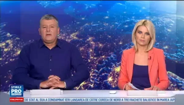 Un insotitor de zbor a facut spectacol la bordul unui avion. A vorbit ca Bugs Bunny si Tweety in timp ce citea instructiunile