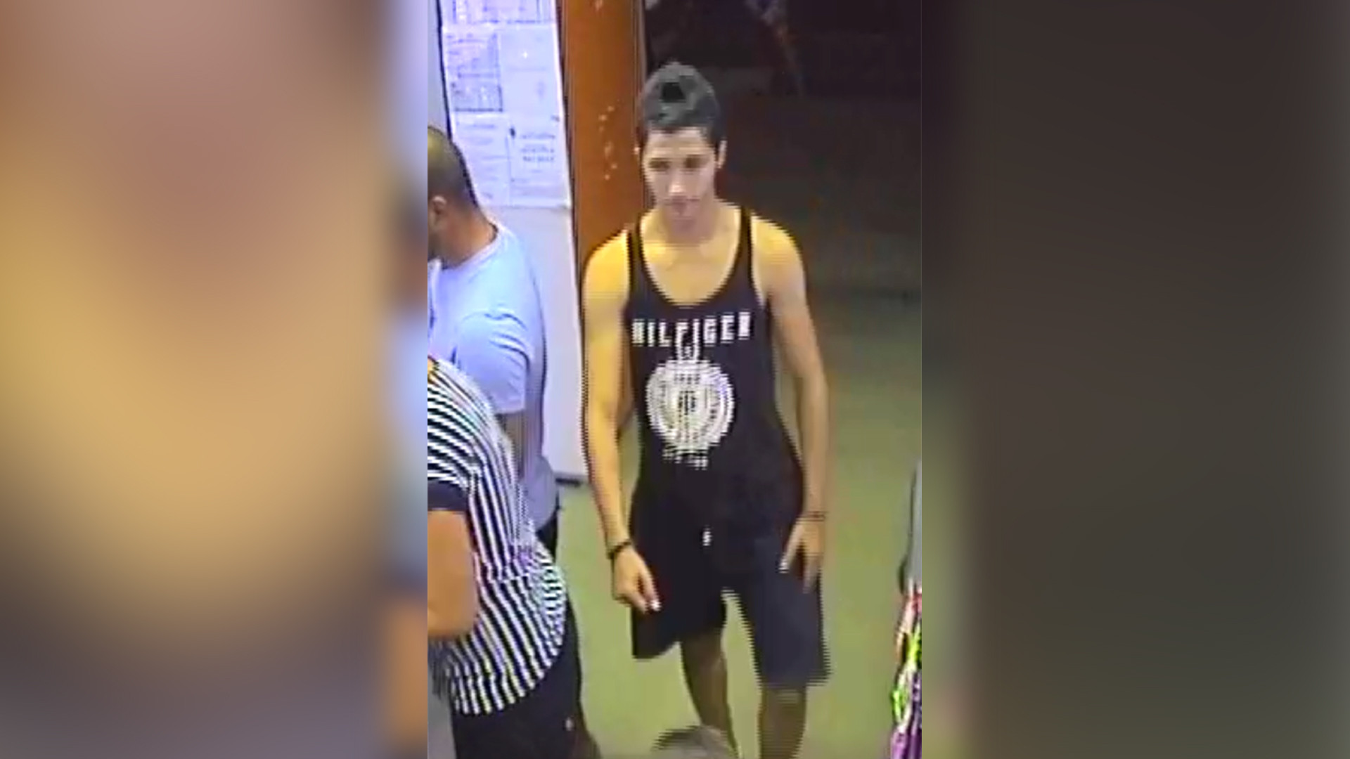 Barbat cautat pentru ca ataca fetite in sectorul 5 al Capitalei. Incidentele au fost filmate de camerele de supraveghere