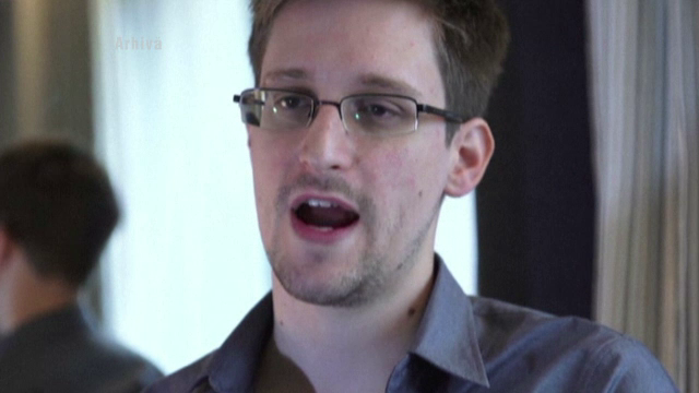 Edward Snowden: ”Facebook face banii din vânzarea detaliilor personale"