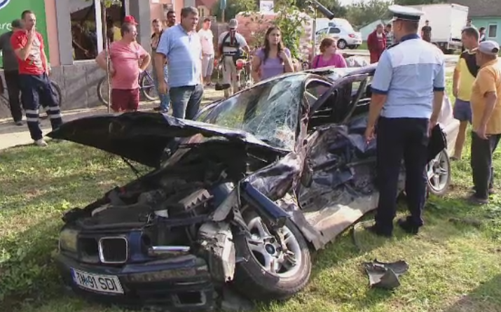 O soferita care nu a cedat trecerea a trimis 6 oameni in spital, printre care si 3 copii. Politistii au deschis dosar penal