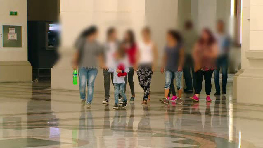 Un profesor acuzat de corupere sexuala de minori si-a tarat elevii la tribunal. Ce spun mamele copilelor agresate