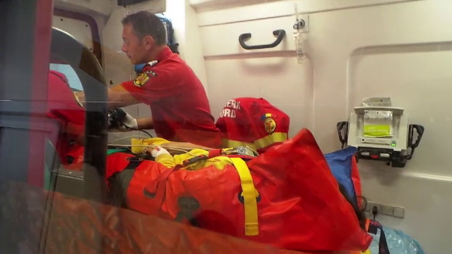 Accident la aerodromul din Suceava. O fata de 18 ani a ajuns la spital cu rani grave, in urma unei sarituri cu parasuta