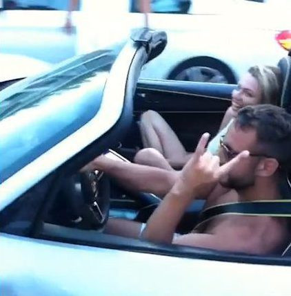 A vrut sa impresioneze cu bolidul sau de 600.000 de lire sterline. Ce s-a intamplat cand a accelerat. VIDEO