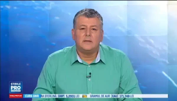 Un sofer american a facut prapad pe o autostrada din Los Angeles. Momentul in care masina ia foc dupa ce loveste un stalp