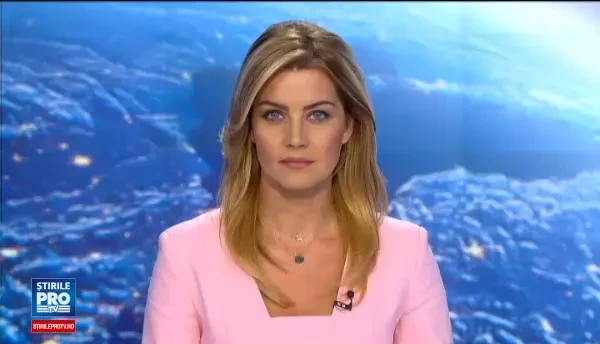 Pisica salvata de sub daramaturi la 16 zile de la cutremurul din Italia. Ce a facut imediat ce a fost luata in brate