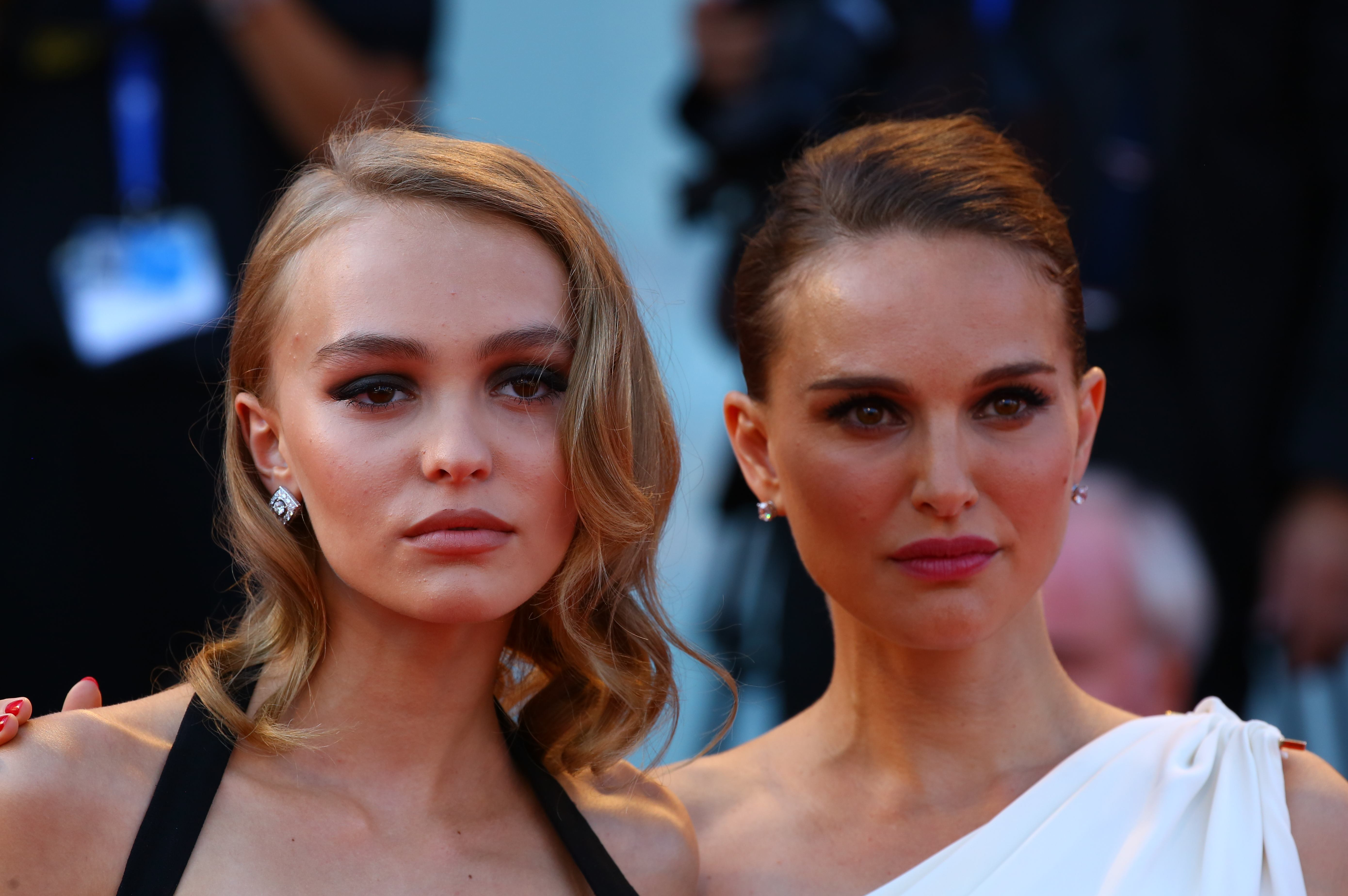 Rochia purtata de Natalie Portman la Venetia i-a pus pe ganduri pe fani. Tabloidele scriu ca ar fi din nou insarcinata