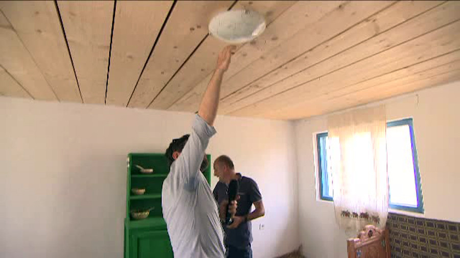 Delta Dunarii, promovata printr-un "sat traditional" cu mobila din PAL, aplice moderne si ferestre care se desprind