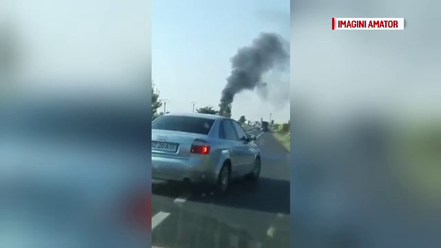Un TIR care transporta caramida a luat foc la Mihailesti, traficul pe DN2 a fost blocat pe ambele sensuri