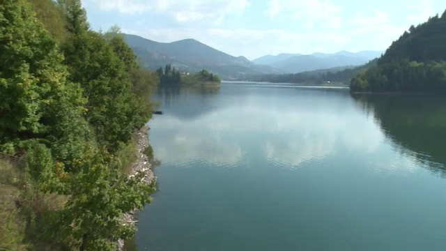 Paradisul din Romania s-a transformat intr-o "pacalealea". Ce au gasit turistii care au incercat sa ajunga la lacul Colibita